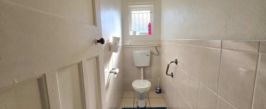 4 Bedroom Property for Sale in Gansbaai Central Western Cape